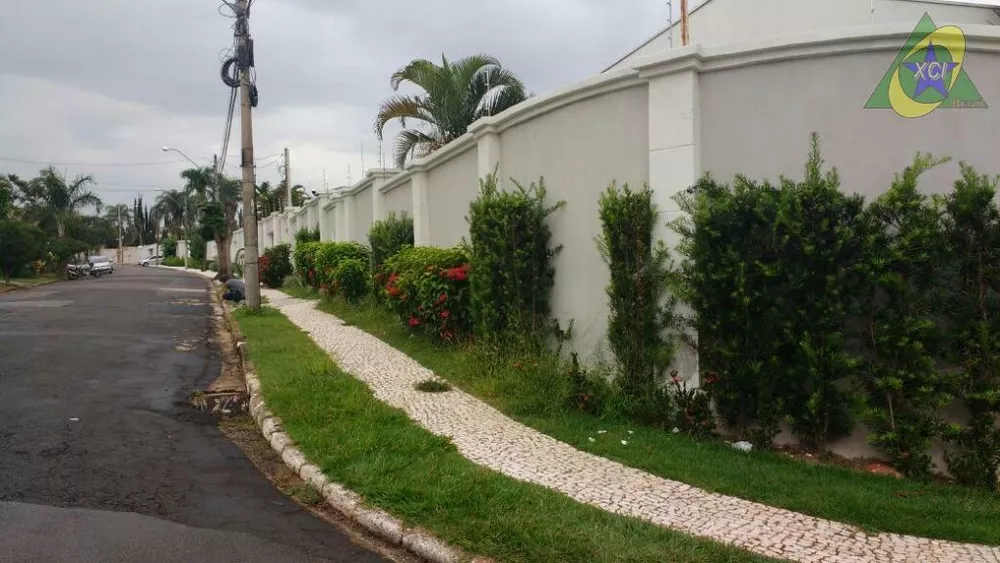 Casa para alugar com 5 quartos, 450m² - Foto 1