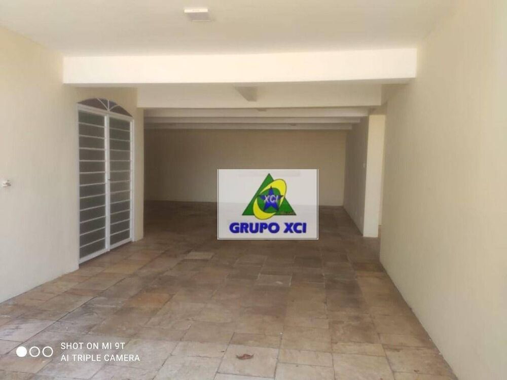 Casa para alugar com 8 quartos, 709m² - Foto 1