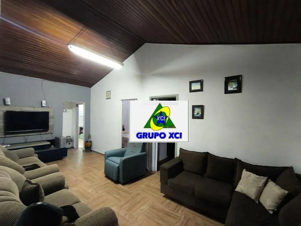 Chácara, 3 quartos, 2325 m² - Foto 4