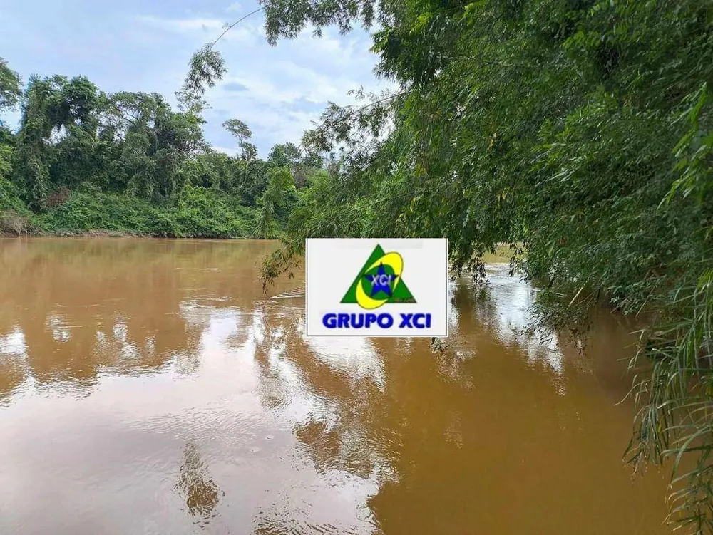 Chácara, 3 quartos, 2325 m² - Foto 1