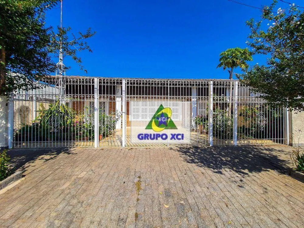 Chácara, 5 quartos, 700 m² - Foto 1