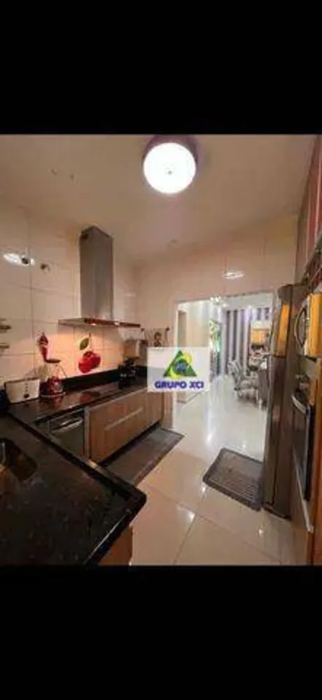 Casa, 3 quartos, 180 m² - Foto 2