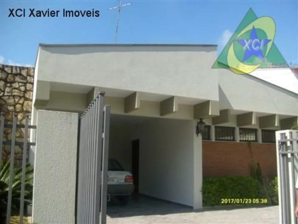 Casa à venda com 3 quartos, 400m² - Foto 1