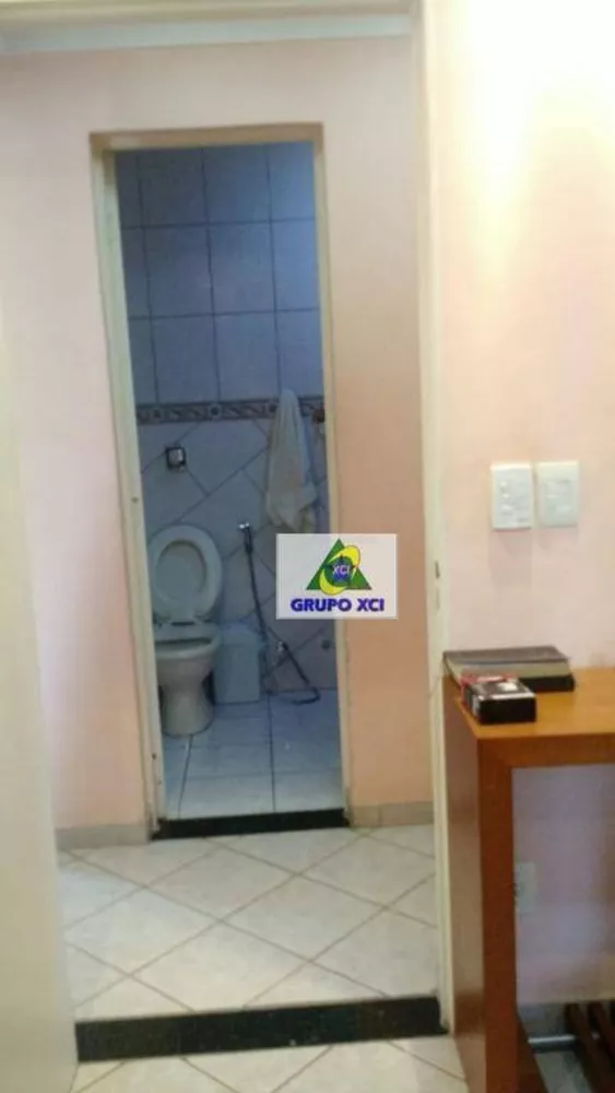 Apartamento à venda com 3 quartos, 70m² - Foto 2