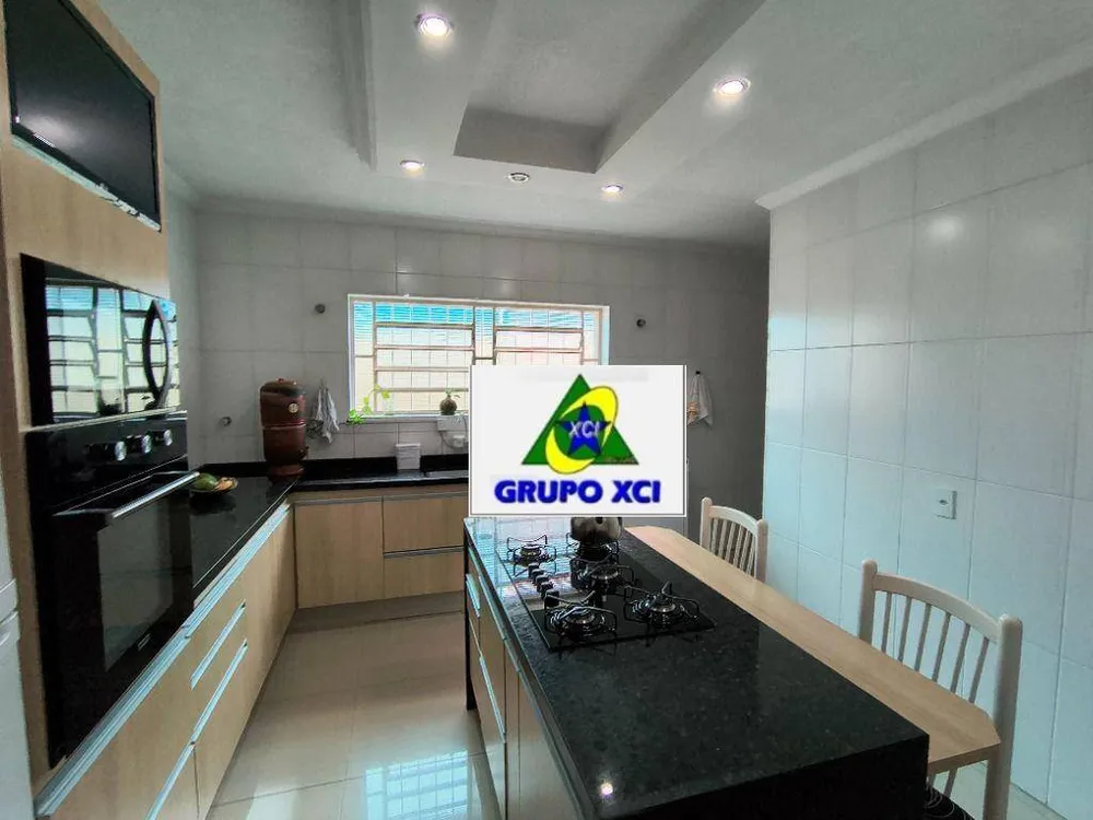 Casa, 4 quartos, 277 m² - Foto 1