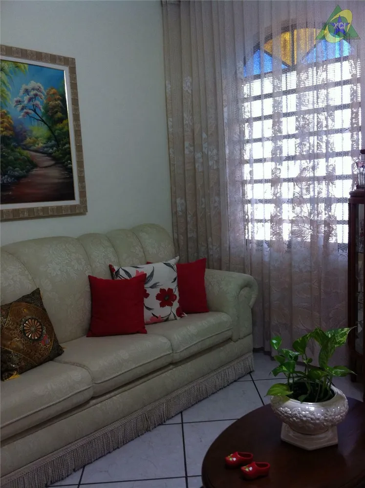 Casa, 3 quartos, 203 m² - Foto 1