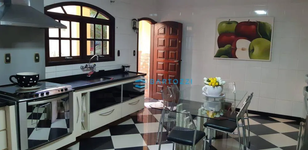 Sobrado, 3 quartos, 243 m² - Foto 3