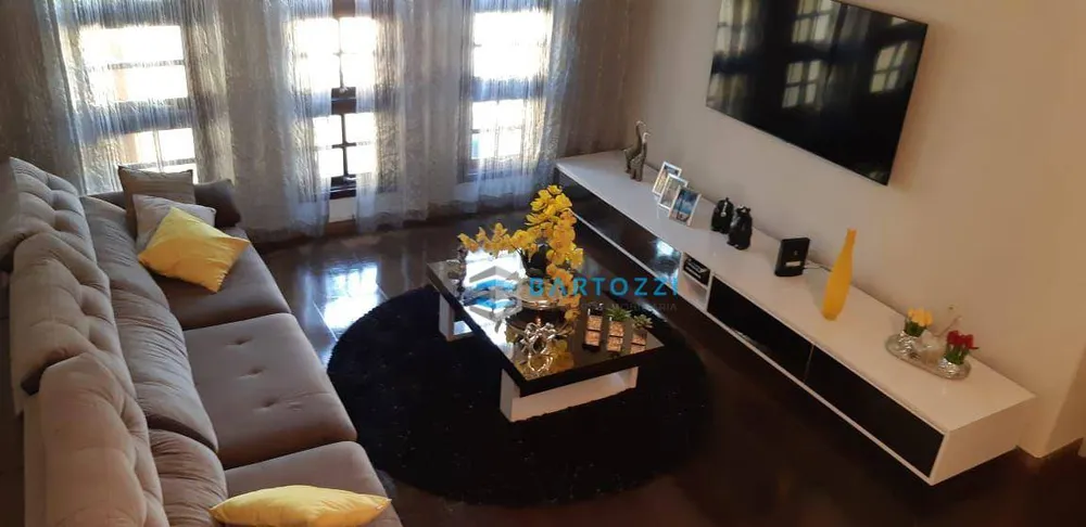 Sobrado, 3 quartos, 243 m² - Foto 1
