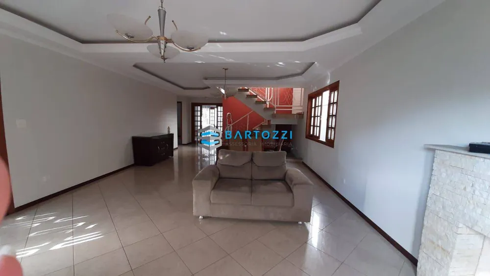 Sobrado, 4 quartos, 373 m² - Foto 1