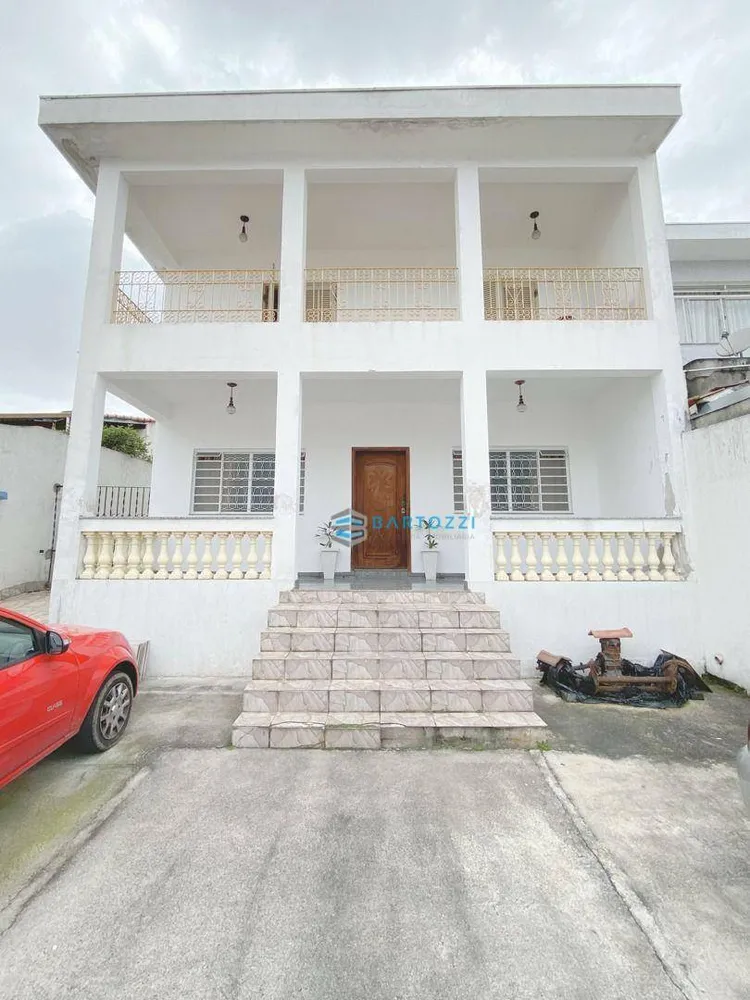 Sobrado, 4 quartos, 270 m² - Foto 1
