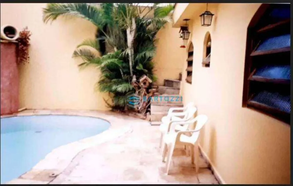 Casa, 3 quartos, 250 m² - Foto 1