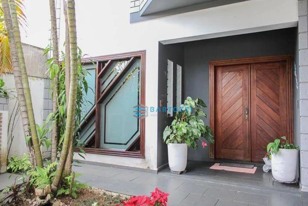 Sobrado, 4 quartos, 309 m² - Foto 2