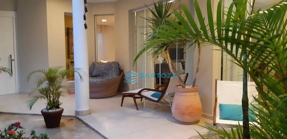 Sobrado, 3 quartos, 483 m² - Foto 1