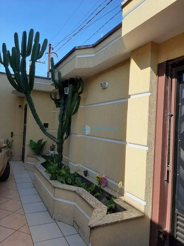 Sobrado, 3 quartos, 242 m² - Foto 2
