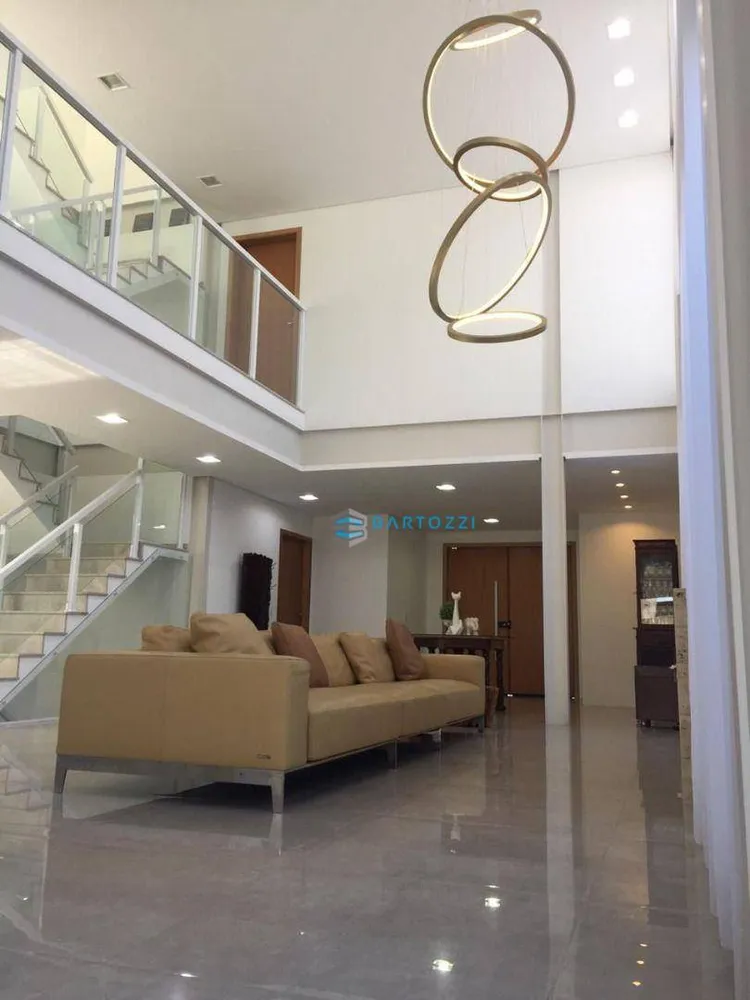 Sobrado, 4 quartos, 800 m² - Foto 1