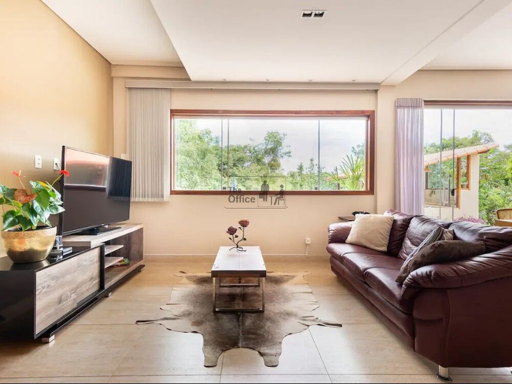 Sobrado à venda com 5 quartos, 200m² - Foto 2