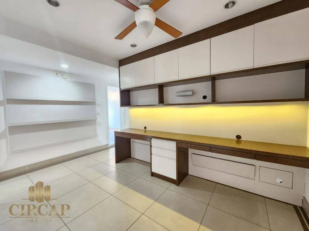Apartamento, 3 quartos, 230 m² - Foto 2
