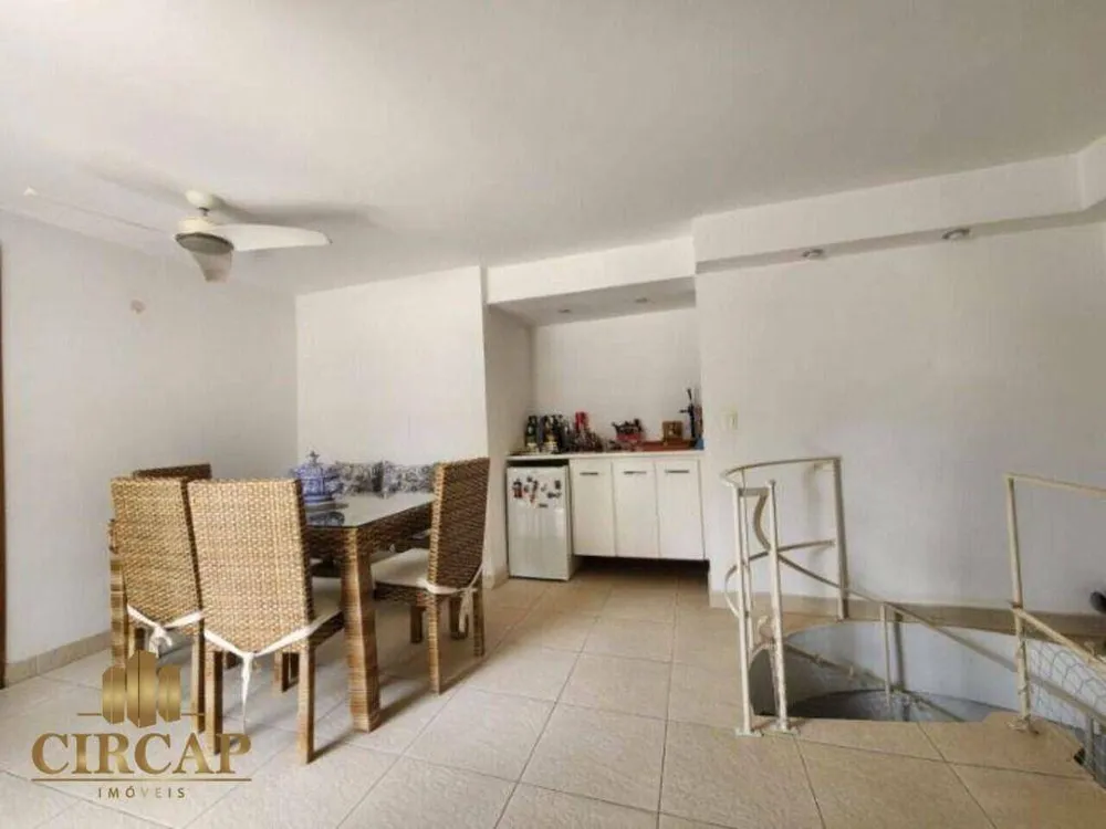 Cobertura, 3 quartos, 214 m² - Foto 8