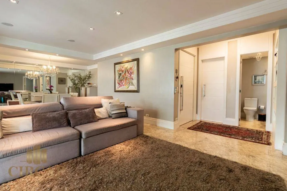 Apartamento, 3 quartos, 213 m² - Foto 1