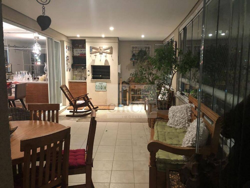 Apartamento à venda com 3 quartos, 132m² - Foto 1
