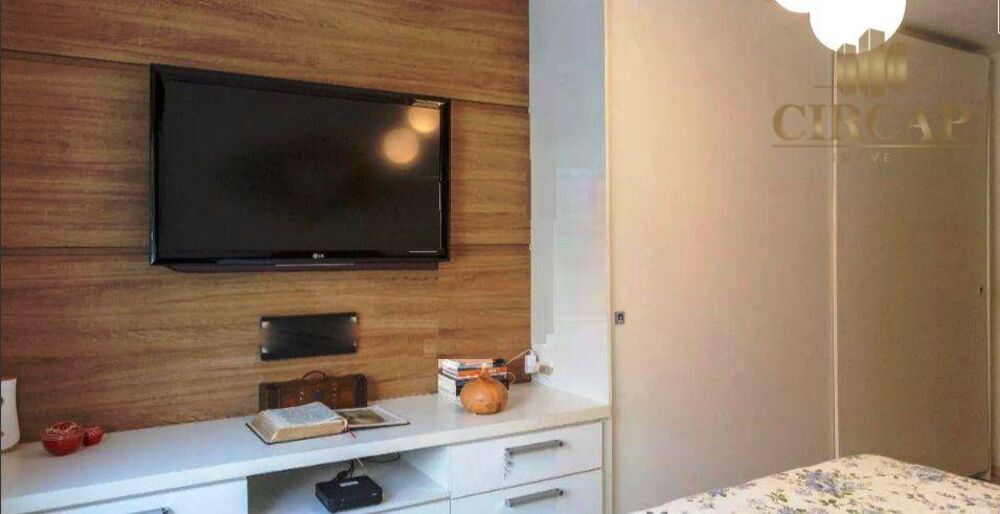 Sobrado à venda com 3 quartos, 220m² - Foto 1