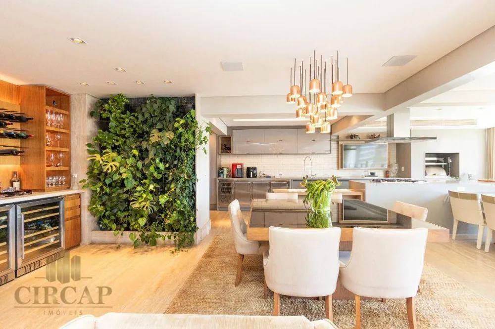 Apartamento, 3 quartos, 245 m² - Foto 2