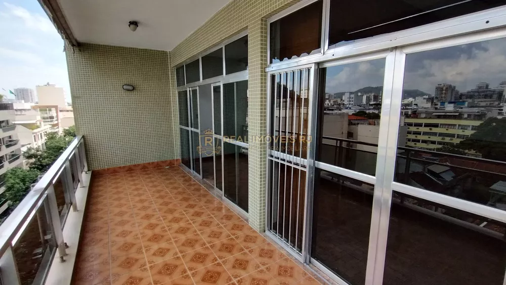 Apartamento à venda com 4 quartos, 160m² - Foto 2