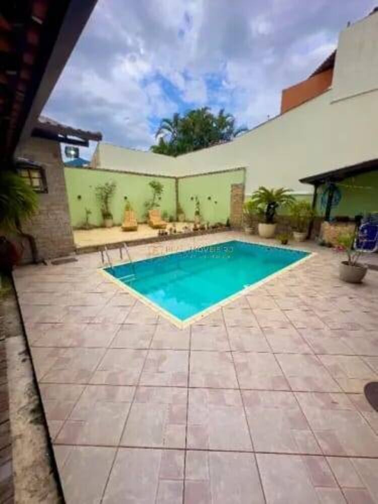 Casa à venda com 4 quartos, 383m² - Foto 1