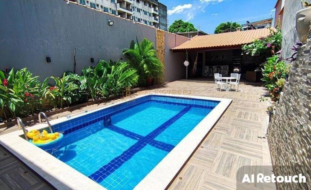 Casa à venda com 5 quartos, 450m² - Foto 1