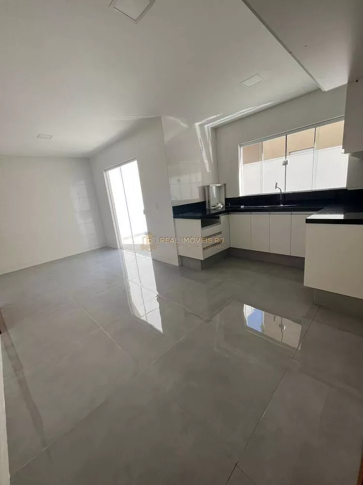 Casa à venda com 3 quartos, 370m² - Foto 4