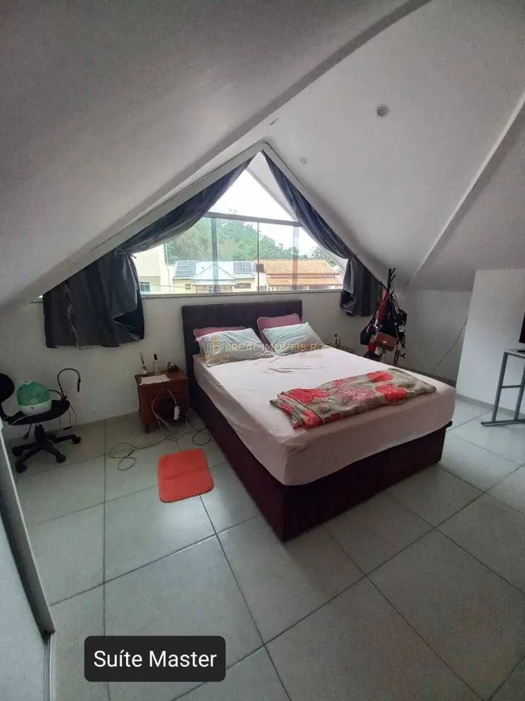 Casa, 4 quartos, 185 m² - Foto 1