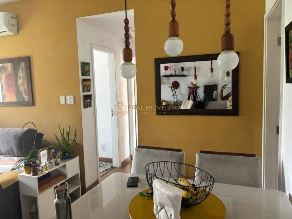 Apartamento à venda com 2 quartos, 60m² - Foto 2