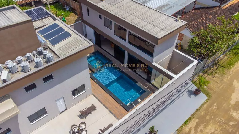 Casa à venda com 6 quartos, 600m² - Foto 1