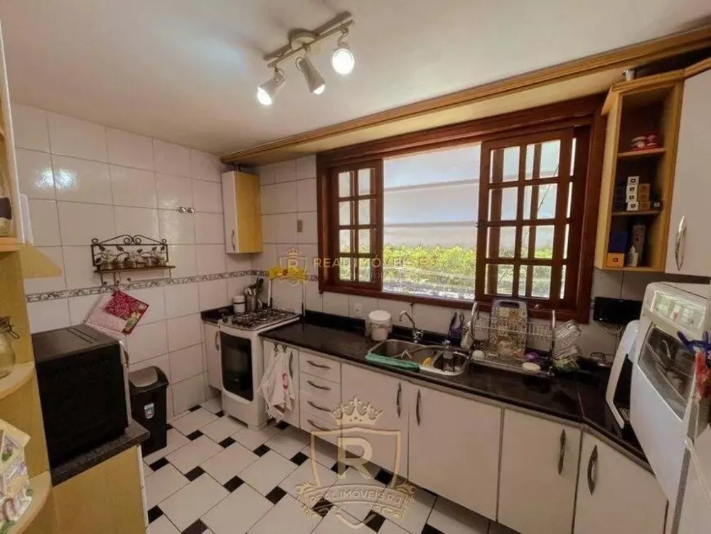 Casa à venda com 3 quartos, 380m² - Foto 4