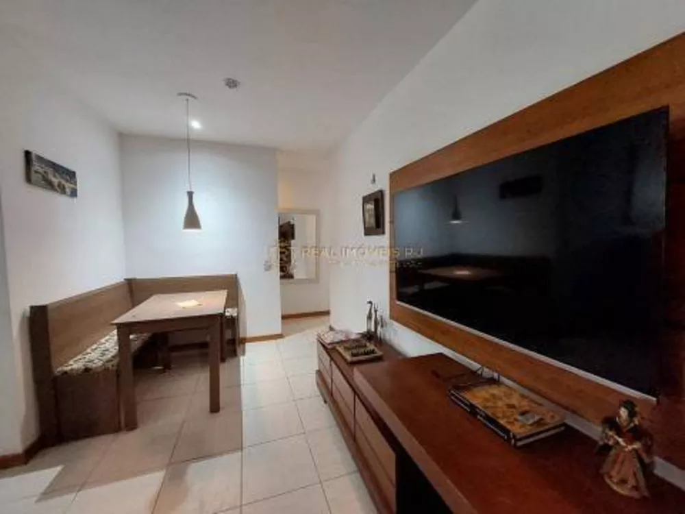 Apartamento à venda com 3 quartos, 107m² - Foto 1