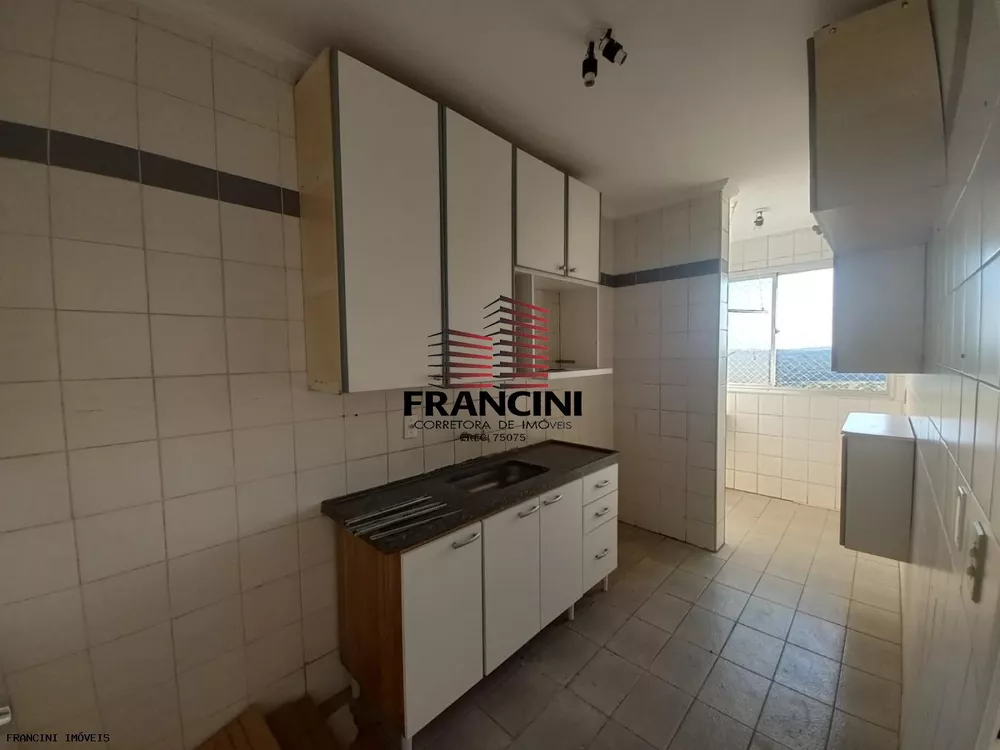 Apartamento à venda com 2 quartos, 72m² - Foto 2