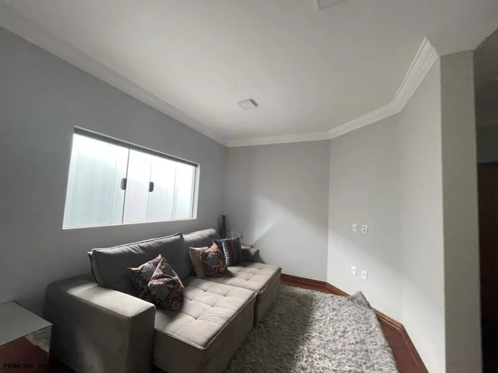 Casa à venda com 4 quartos, 450m² - Foto 2