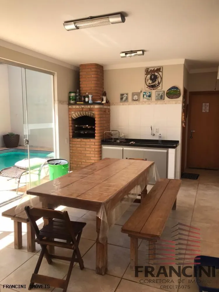 Casa, 3 quartos, 209 m² - Foto 1