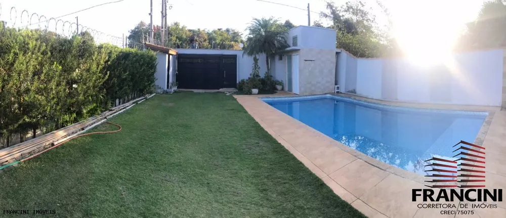 Chácara à venda com 2 quartos, 200m² - Foto 2