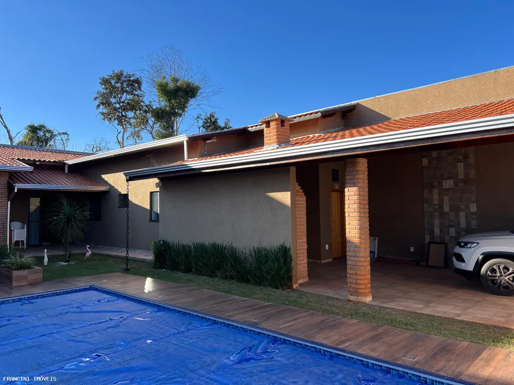 Chácara, 3 quartos, 300 m² - Foto 1