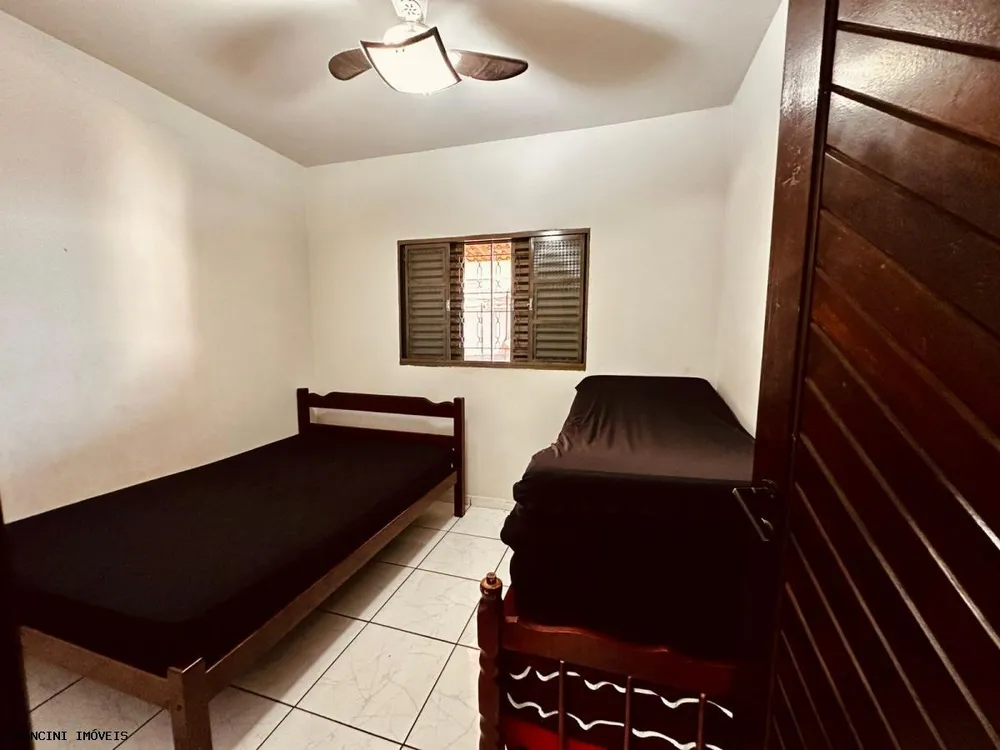Chácara, 3 quartos, 300 m² - Foto 2