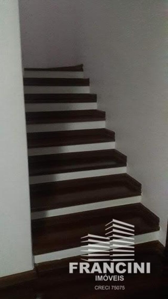Casa à venda com 4 quartos, 240m² - Foto 16