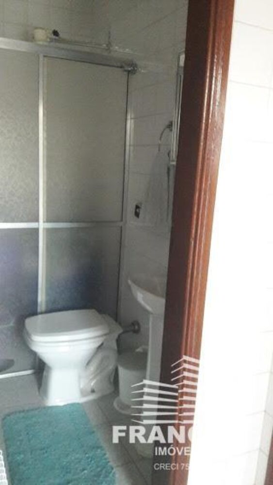 Casa à venda com 4 quartos, 240m² - Foto 10