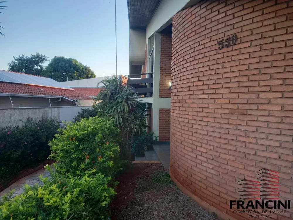 Casa à venda com 3 quartos, 600m² - Foto 3