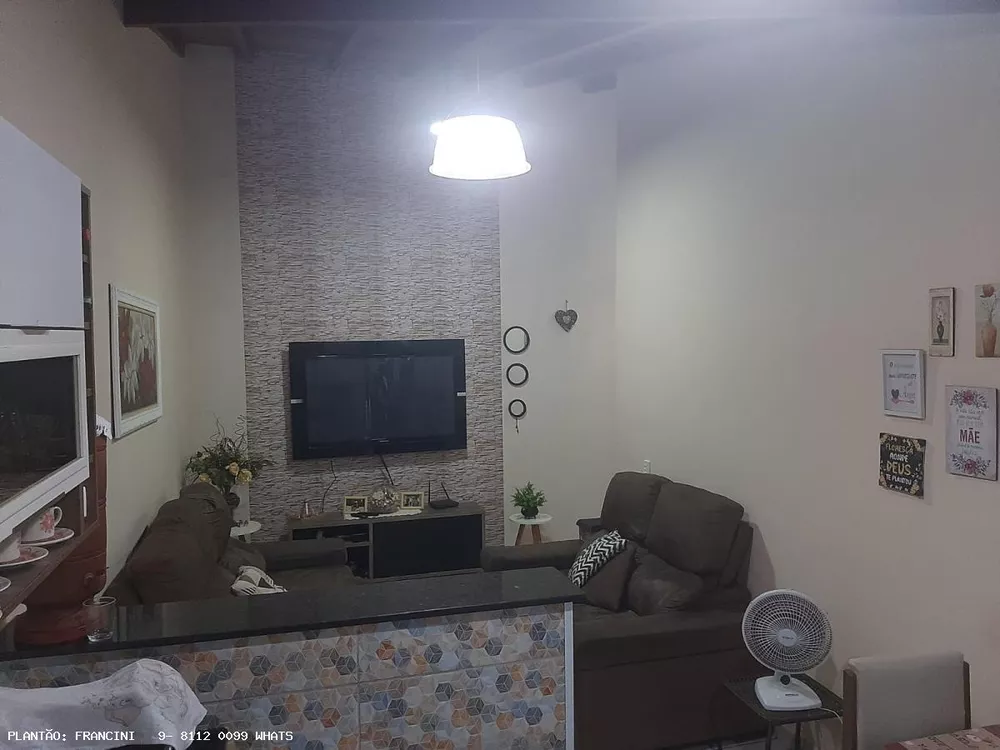 Chácara à venda com 3 quartos, 150m² - Foto 2