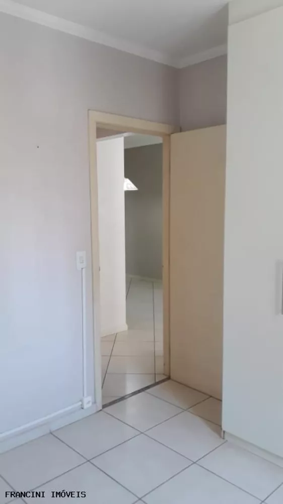 Apartamento à venda com 2 quartos, 75m² - Foto 2