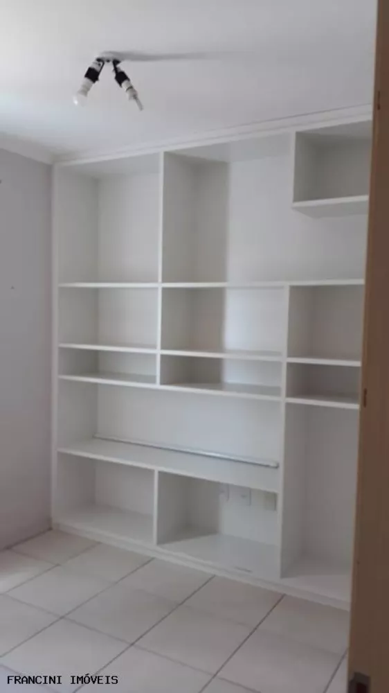 Apartamento à venda com 2 quartos, 75m² - Foto 3