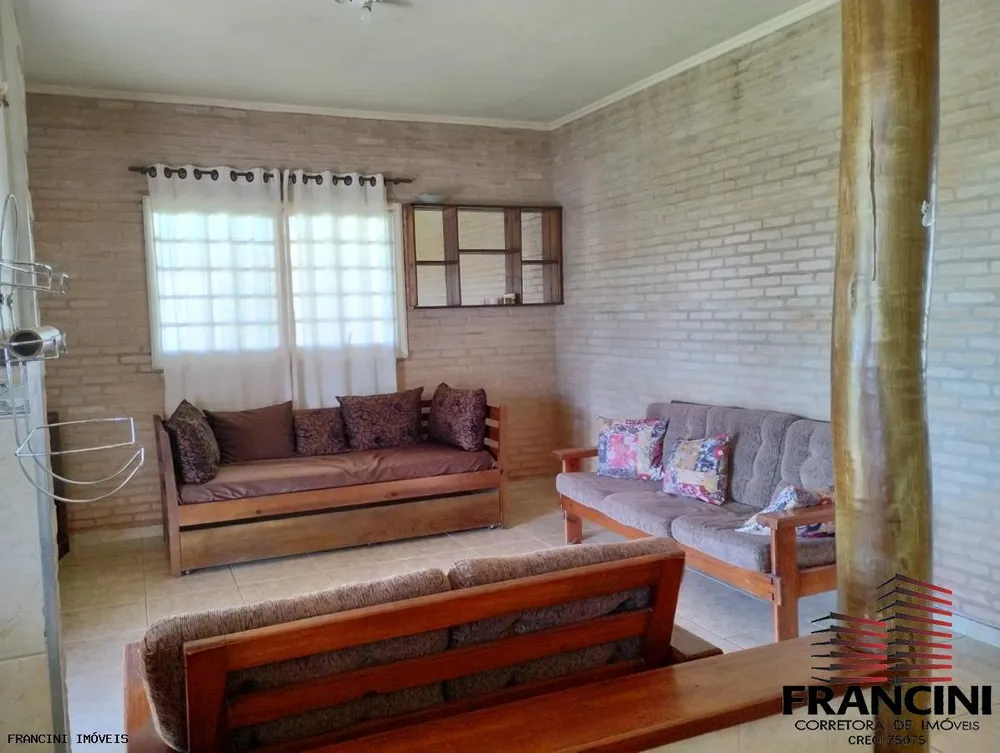 Chácara, 2 quartos, 1120 m² - Foto 1
