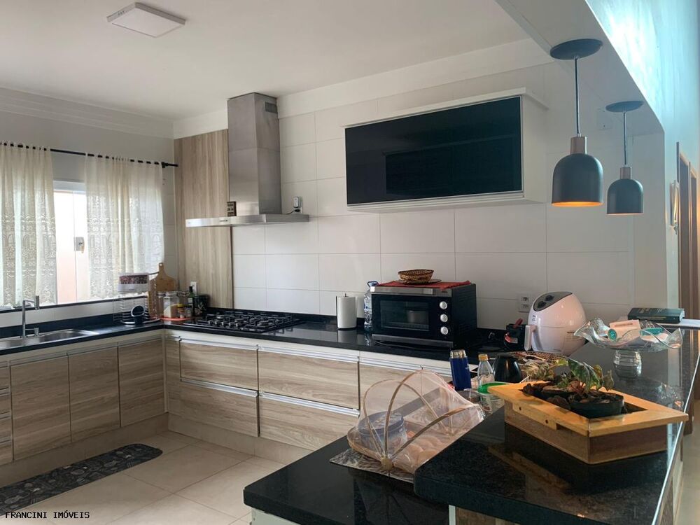Casa de Condomínio à venda com 4 quartos, 340m² - Foto 2