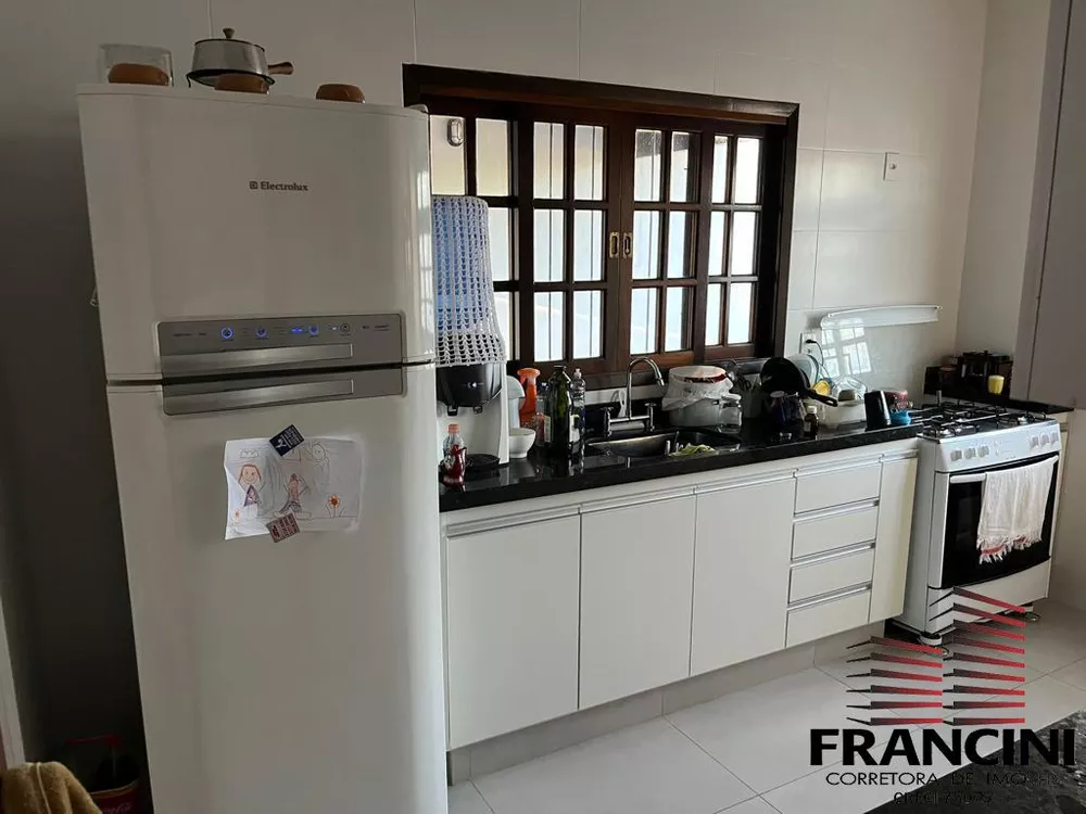 Casa à venda com 3 quartos, 363m² - Foto 4